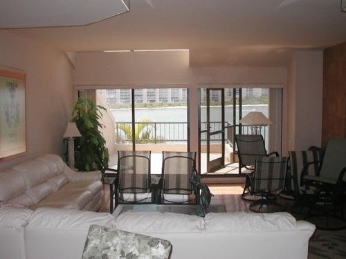 Gulf front condos Naples Florida - La Peninsula 